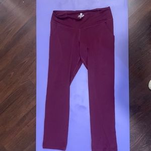 Free2B maroon/cranberry leggings